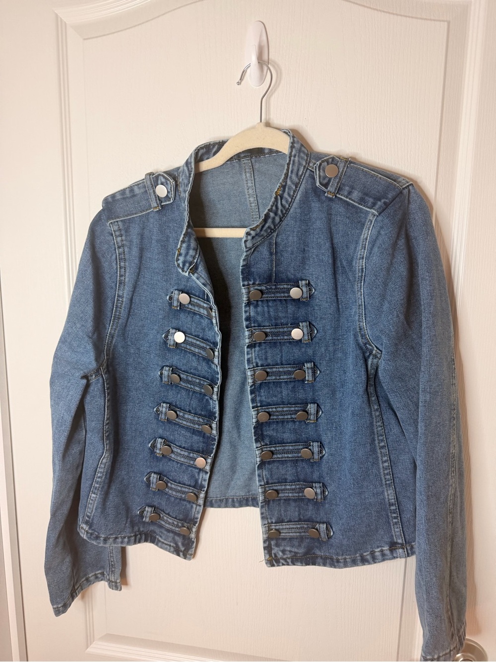 chic Medium Blue Military-Inspired Denim Jacket with Silver Buttons